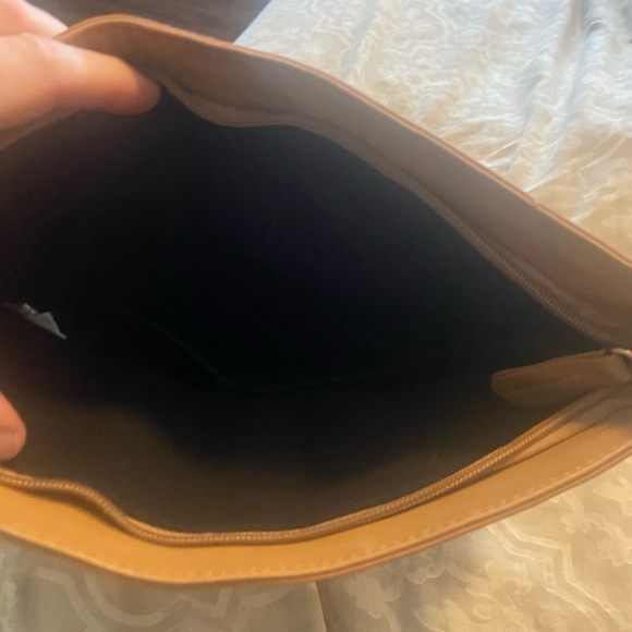 Clutch - Picture 4 of 4